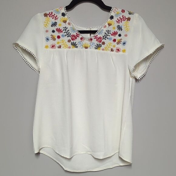 Blu Pepper Cream V Neck Blouse - Picture 1 of 7